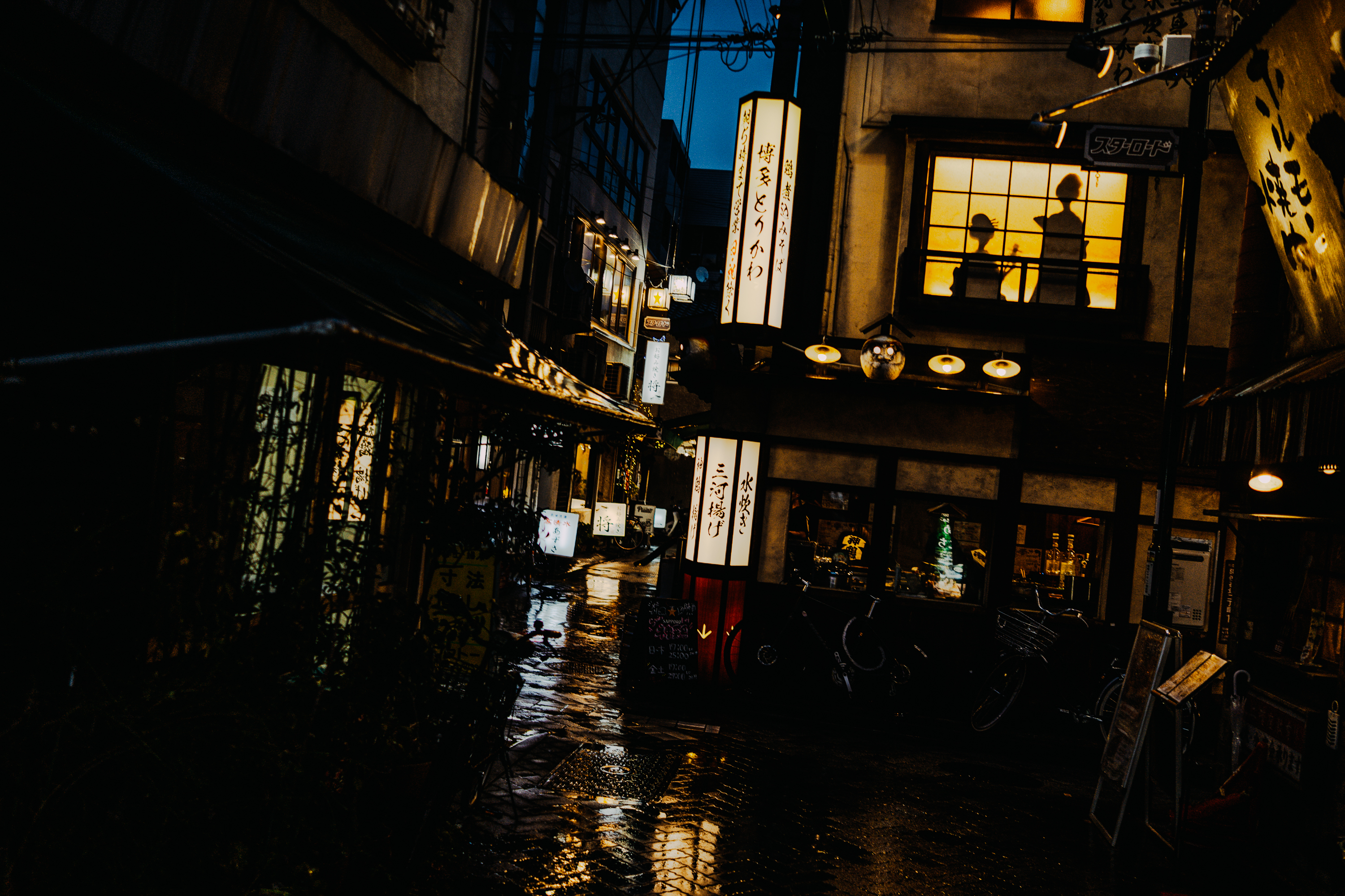 スナップで街めぐり。一瞬の情景を愉しもう。Vol.23｜雨の日こそ、シャッターチャンス