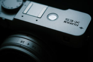 第五世代の最終形態？X-E5はレンズ交換できるX100VIなのか