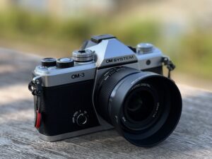 OM SYSTEM OM-3 レビュー｜フィルム魂と革新的な計算機能を宿したミラーレスカメラ