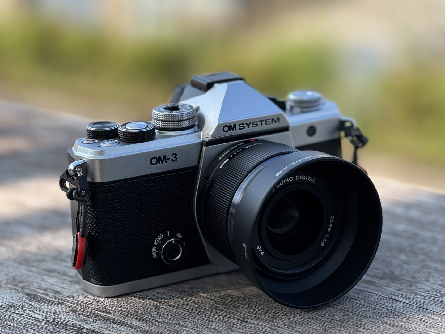 OM SYSTEM OM-3 レビュー｜フィルム魂と革新的な計算機能を宿したミラーレスカメラ