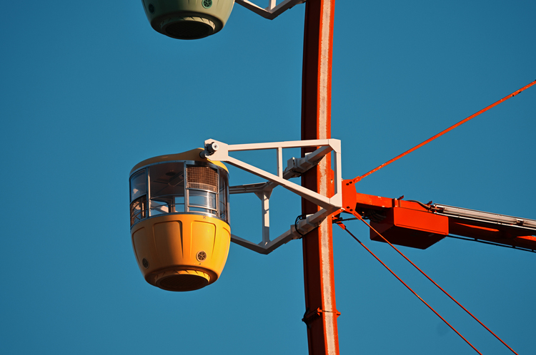 04_SIGMA 150-600mm F5-63 DG DN OS Sportsで観覧車を600mm望遠側で撮影した作例.jpg