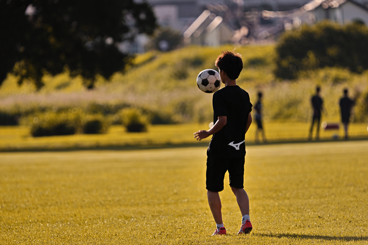 08_SIGMA 150-600mm F5-63 DG DN OS Sportsで少年を600mm望遠側で撮影した作例.jpg
