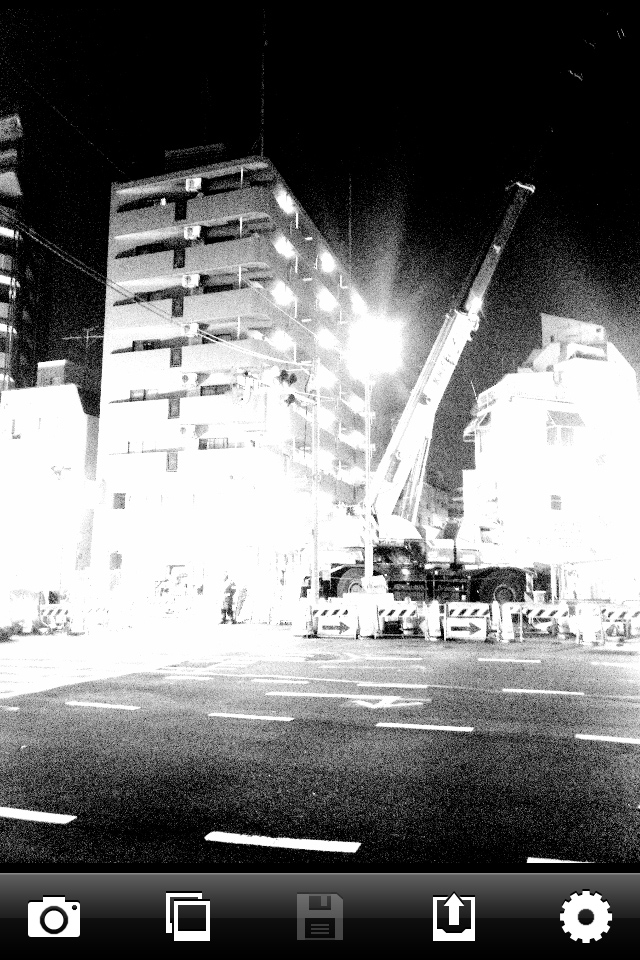 簡単操作で、モノクロ写真の完成!
