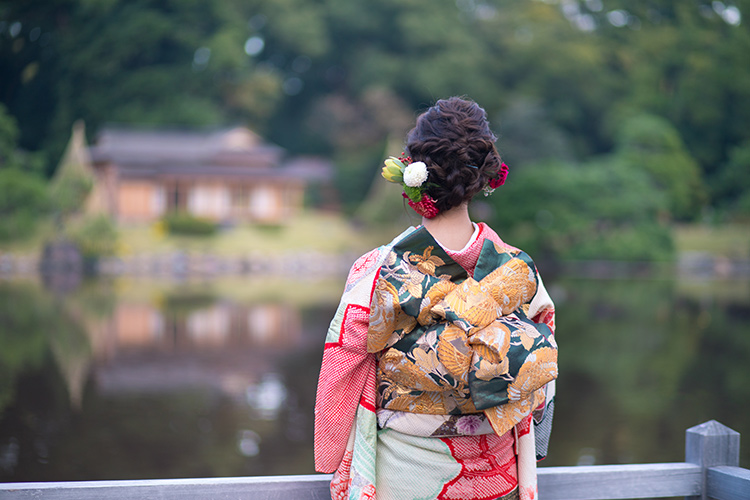 振袖と着物の違いとは?一種なの?袖の長さや種類、結婚式・成人式のマナーを徹底解説